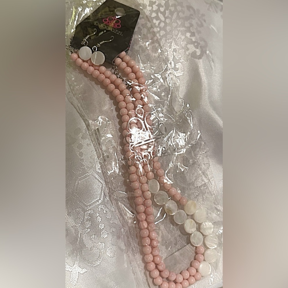 🆕 paparazzi Pink and White Beaded Necklace with Matching Earrings Set